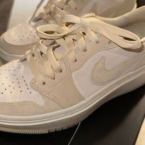 NIKE Air Jordan 1 Elevate Low - Size 8